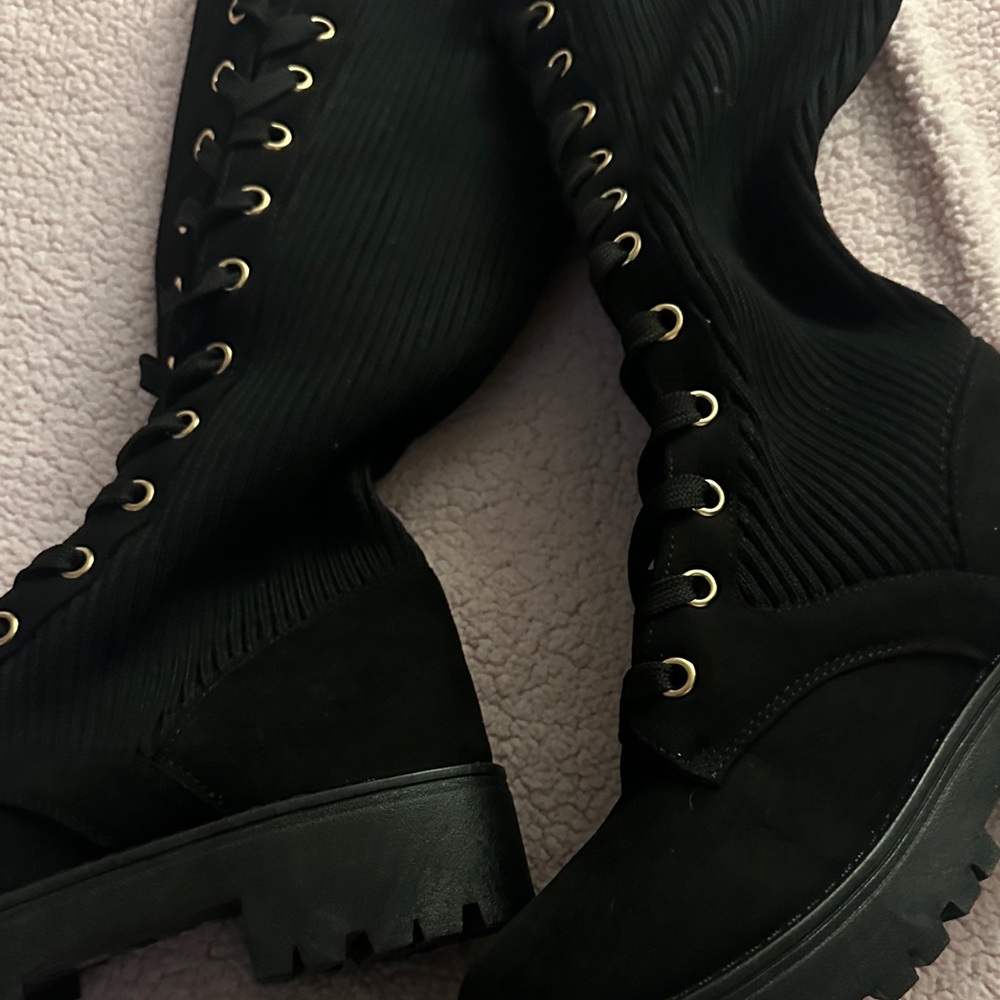 Black Lace-Up Women's Boots new never worn - Picture 4 of 4